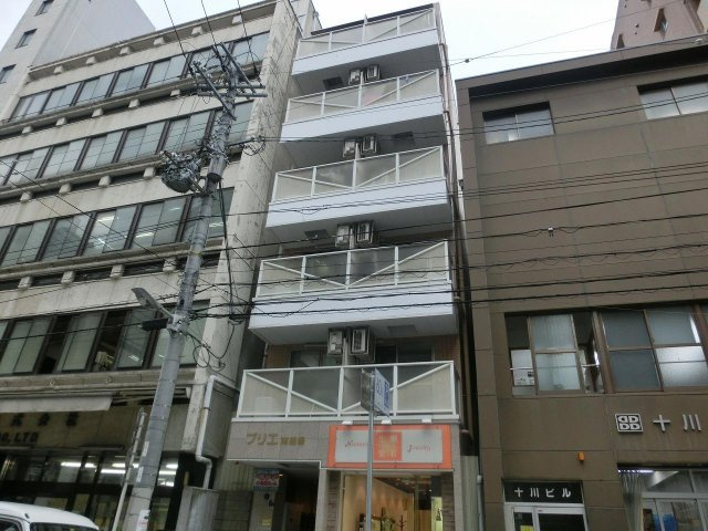 プリエ南船場の外観