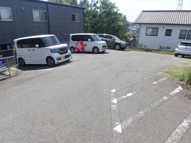 ウエスト加木屋の駐車場