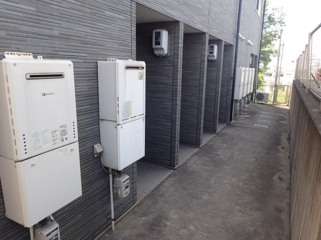 ウエスト加木屋のエントランス