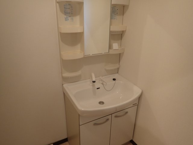 ウエスト加木屋の独立洗面台