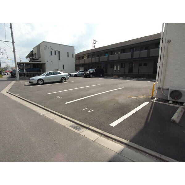 ピアニーフィールドＡ棟の駐車場