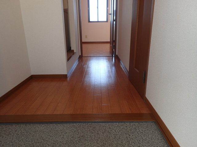 ピアニーフィールドＡ棟の玄関