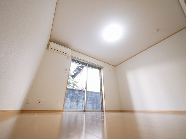 クレイドル奈良町の居間・リビング|こちらの洋室で趣味の時間をお楽しみください