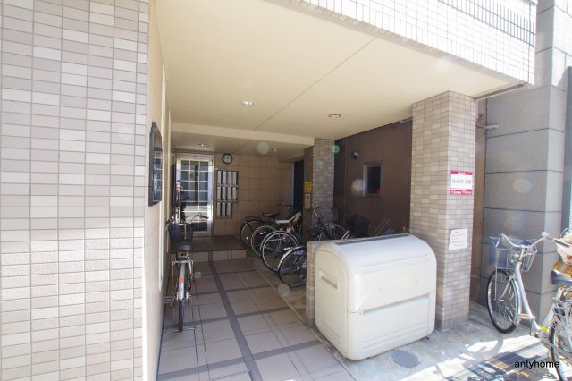 フローラルステージ同心町　仲介手数料無料のエントランス