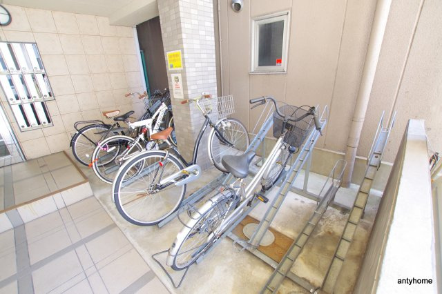 フローラルステージ同心町　仲介手数料無料の駐車場