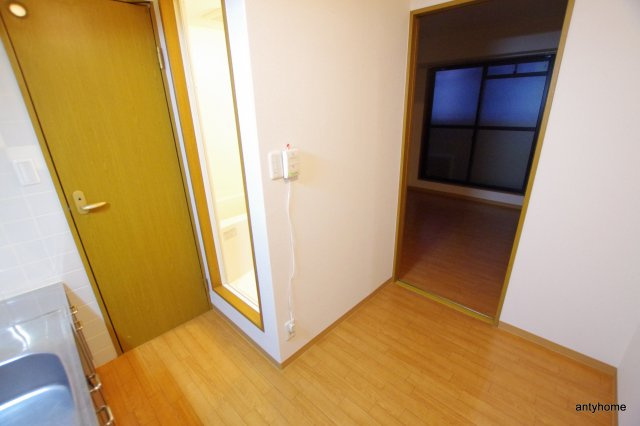 フローラルステージ同心町　仲介手数料無料の洋室