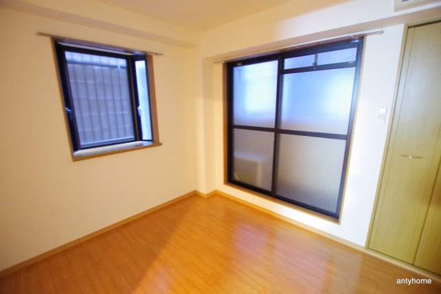 フローラルステージ同心町　仲介手数料無料の洋室