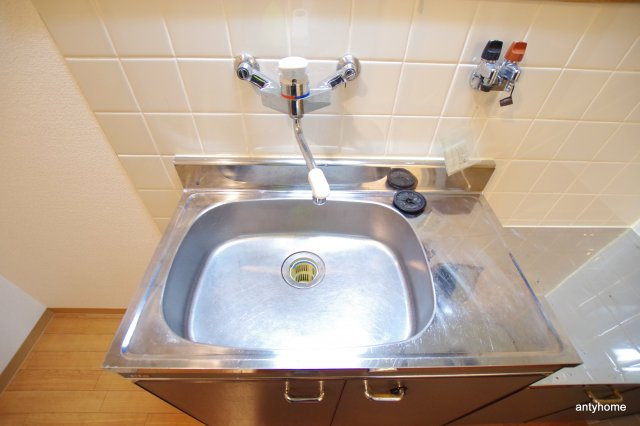 フローラルステージ同心町　仲介手数料無料のキッチン