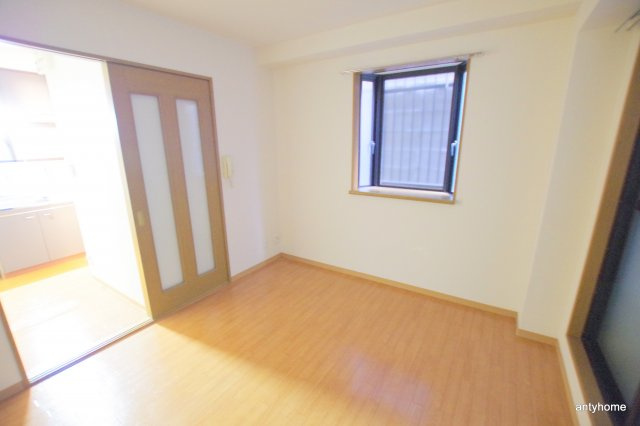 フローラルステージ同心町　仲介手数料無料の居間・リビング