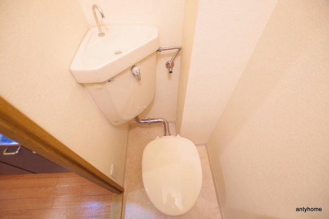 フローラルステージ同心町　仲介手数料無料のトイレ