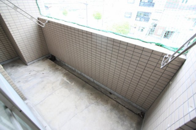 【バルコニー】 | シティロイヤル近鉄下田駅前 | 落ち着いた時間を過ごせるバルコニーです