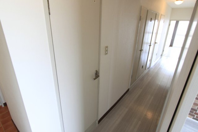 【玄関】 | シティロイヤル近鉄下田駅前 | ゆったりとした玄関です