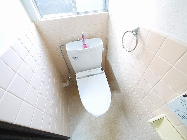 薬師堂町戸建てのトイレ|落ち着いたトイレです
