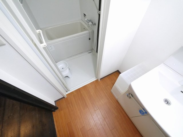 薬師堂町戸建ての洗面所|忙しい朝には欠かせない洗面所です