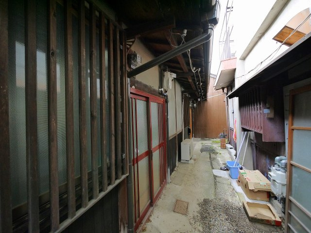 薬師堂町戸建てのその他共用部分|レトロな外観です。