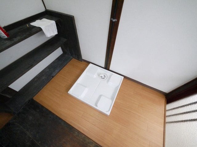 薬師堂町戸建ての設備|嬉しい室内洗濯機置き場がございます。