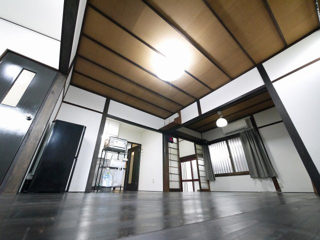 薬師堂町戸建ての居間・リビング|居間です