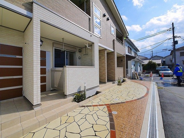 ベルグラースのエントランス|落ち着いたエントランスです