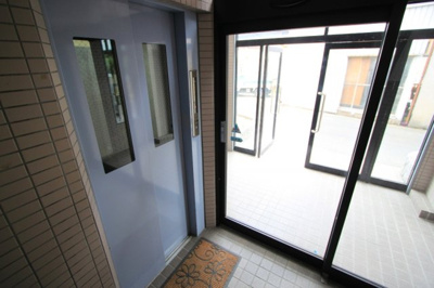 【エントランス】 | シャトー香芝 | エントランスです