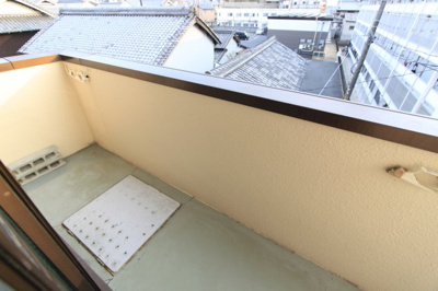 【バルコニー】 | シャトー香芝 | 落ち着いた時間を過ごせるバルコニーです