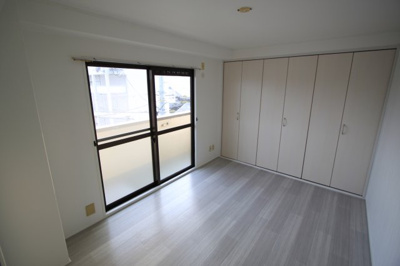 【洋室】 | シャトー香芝 | 広々とした洋室です