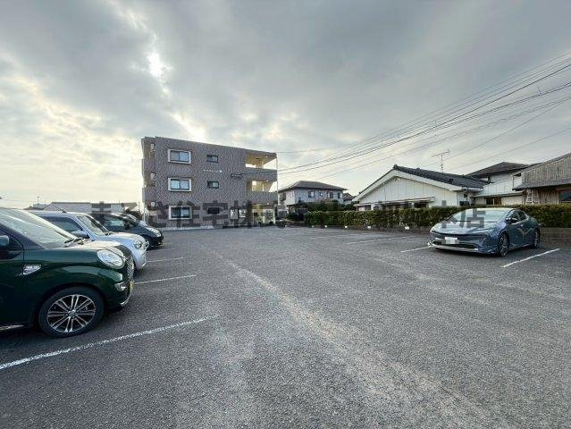 サンクリアマンション晴の駐車場