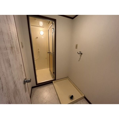 【洗面所】 | Ｓｕｒｐｌｕｓ　Ｔｗｏ　Ａｍａｎｏ | 明るい洗面所です