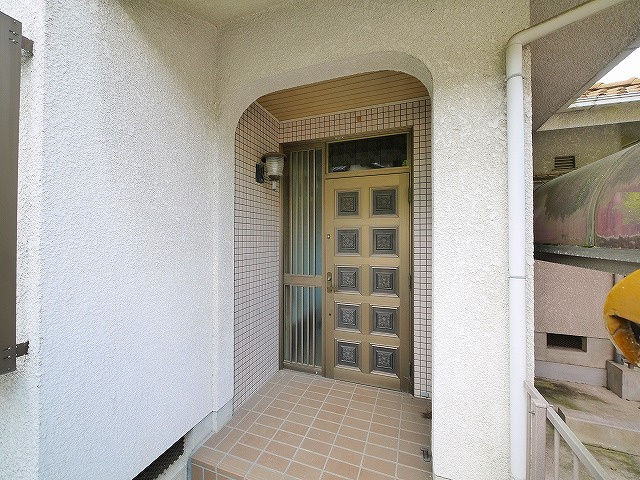 小明町東邸のエントランス|落ち着いたエントランスです