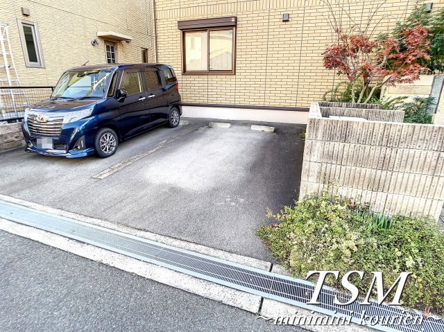ティンカーベルの駐車場|敷地内駐車場