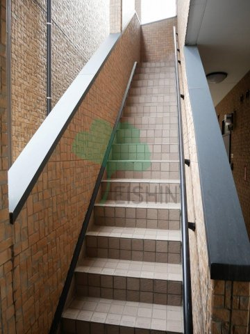 ジェイズ駅南のエントランス