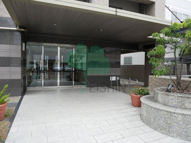 第5ケイコーマンション駅南のエントランス