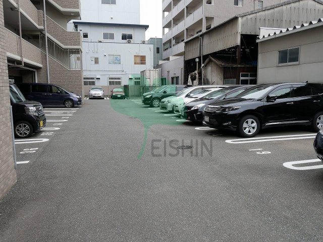 第5ケイコーマンション駅南の駐車場