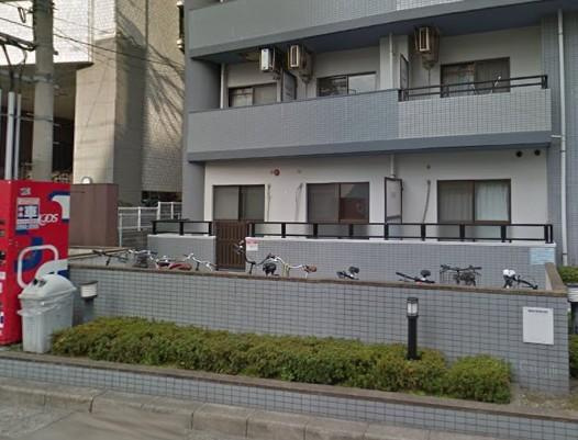 ルネスロワール博多駅南の駐車場