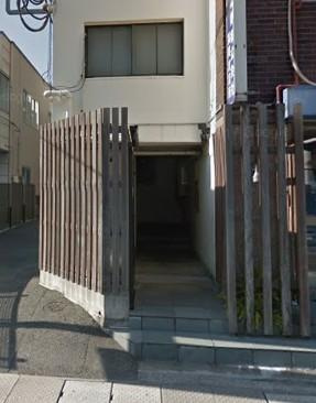 山王マンションのエントランス
