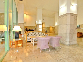 【エントランス】 | 共用ロビー