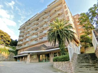 【外観】 | 三井不動産（株）分譲！　屋内温水プール・テニスコートあります。ペットと暮らせるマンションです!