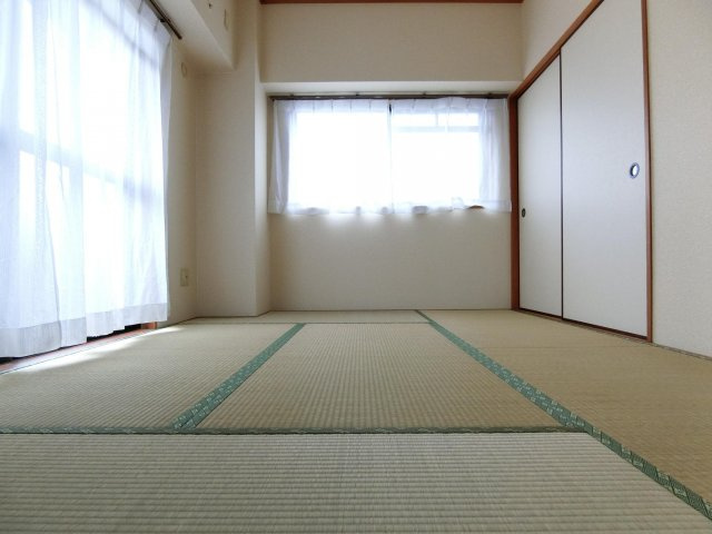 ルヴニール北野田の和室