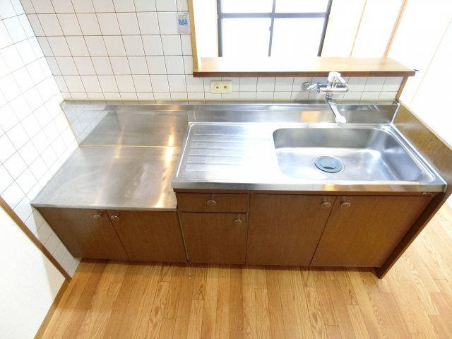 ルヴニール北野田のキッチン