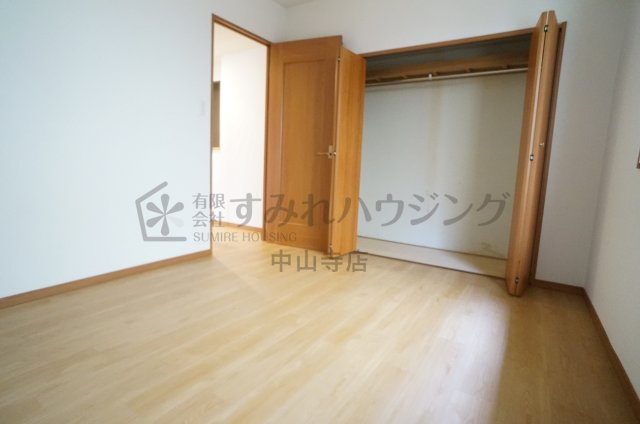 グランドール宝塚の寝室