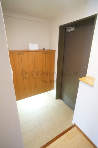 グランドール宝塚の玄関