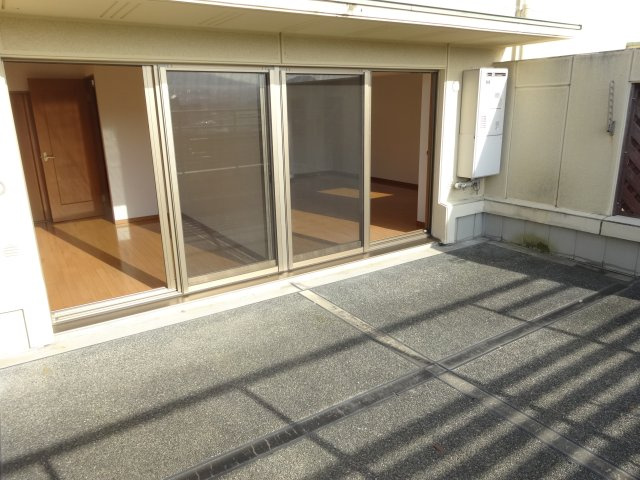 グランドール宝塚のバルコニー
