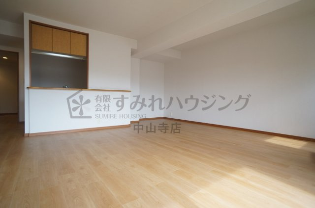 グランドール宝塚の居間・リビング