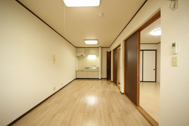 塚原マンションＡ棟の居間・リビング|使いやすい居間です