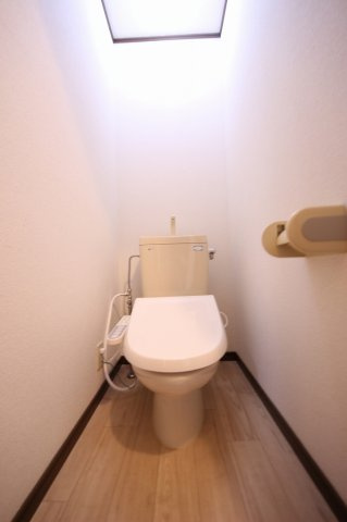 塚原マンションＡ棟のトイレ|シンプルで使いやすいトイレです