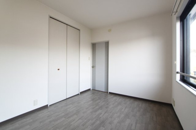 【洋室】 | ローレルⅡＡ | 使い勝手のいい洋室です