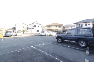 【駐車場】 | ローレルⅡＡ | 駐車スペースもあります