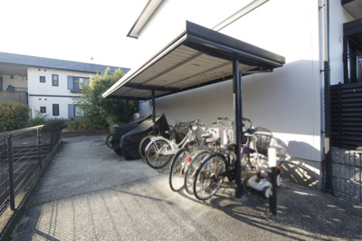 【その他共用部分】 | ローレルⅡＡ | 駐輪場です