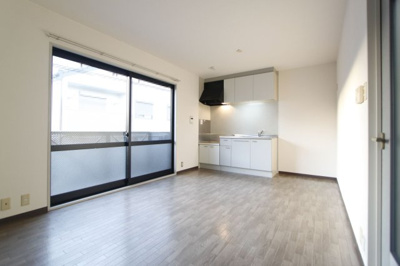 【居間・リビング】 | ローレルⅡＡ | ゆったりとしたリビングです