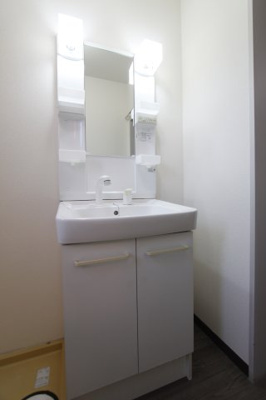 【独立洗面台】 | ローレルⅡＡ | 独立洗面台、朝の身支度には欠かせません