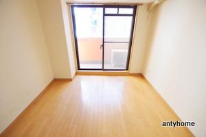 プレサンス梅田フロンティア　仲介手数料無料の居間・リビング